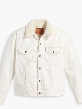 NWOT Levi’s Ex-Boyfriend White Sherpa Trucker Jacket Size L